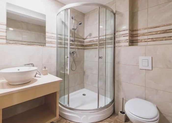 Zivko Πανσιόν Dobrovce